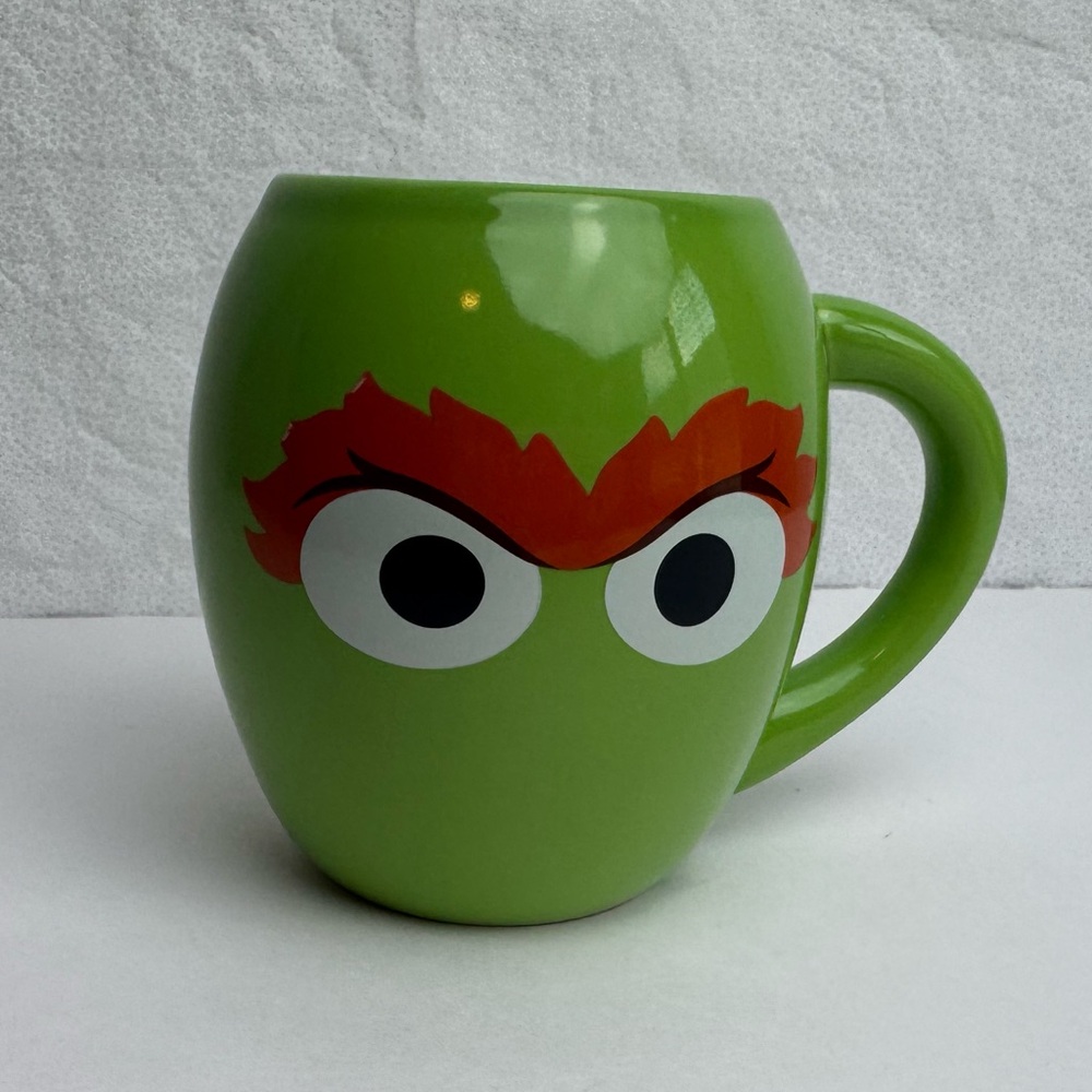 Sesame Street | Oscar the Grouch 18 oz Mug "I don't do mornings" Coffee Cup 2010